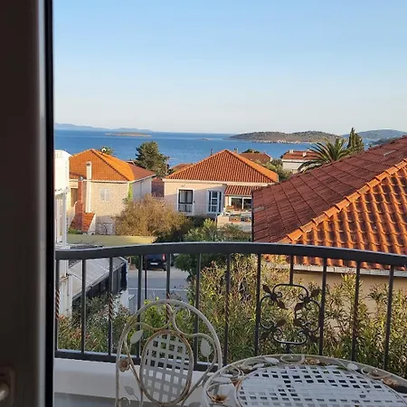Apartment Maruska I Jana Orebic